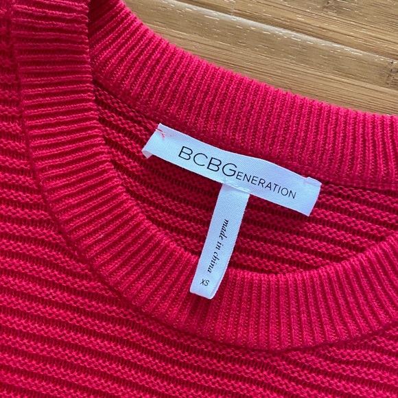 BCBG | Knit Sweater | Cropped | LIKE NEW - Picture 4 of 5